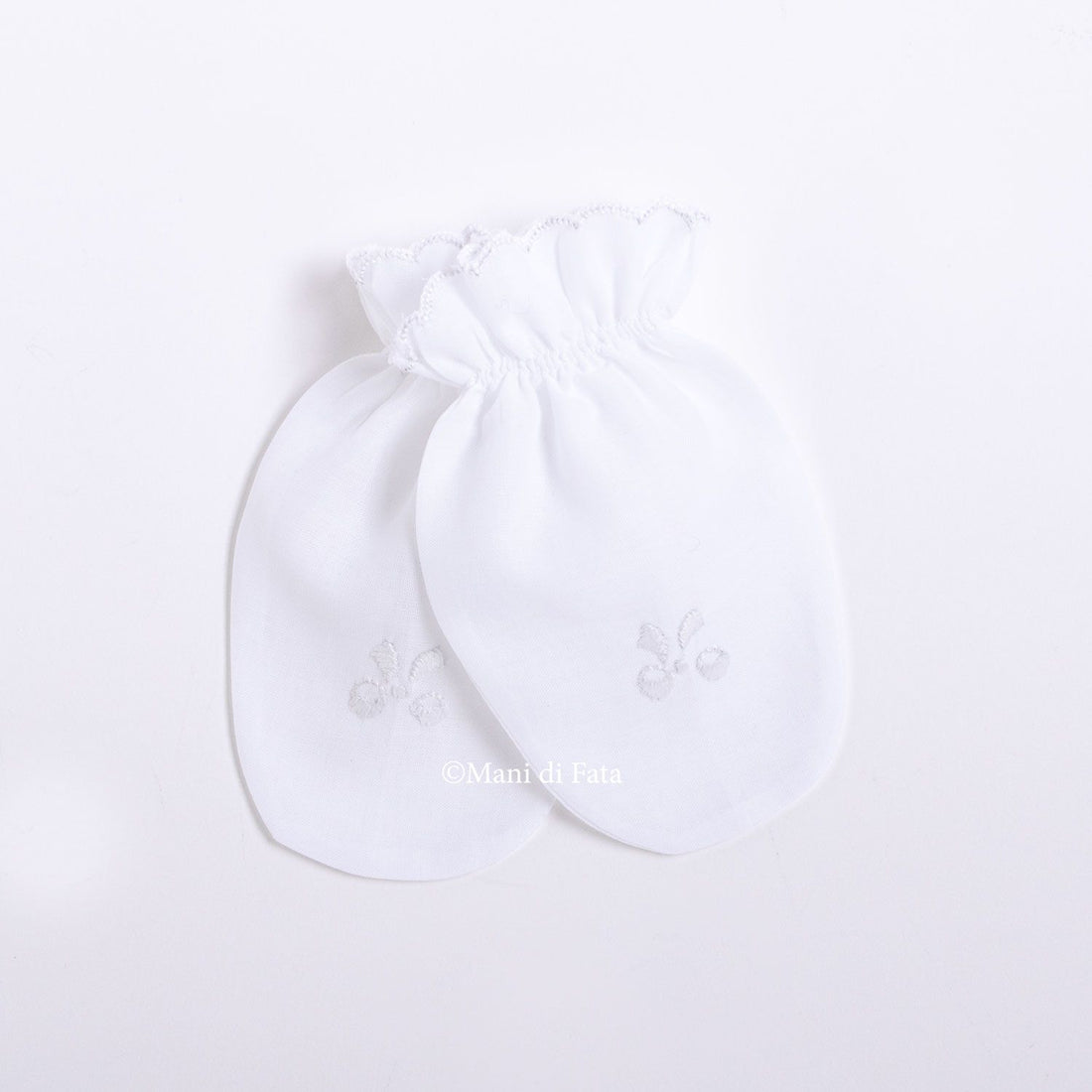 Guantini in cotone ricamati a mano