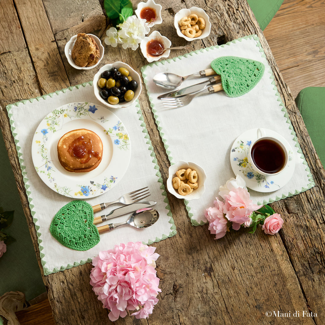 Kit coppia di tovagliette americane in lino Cuore a uncinetto