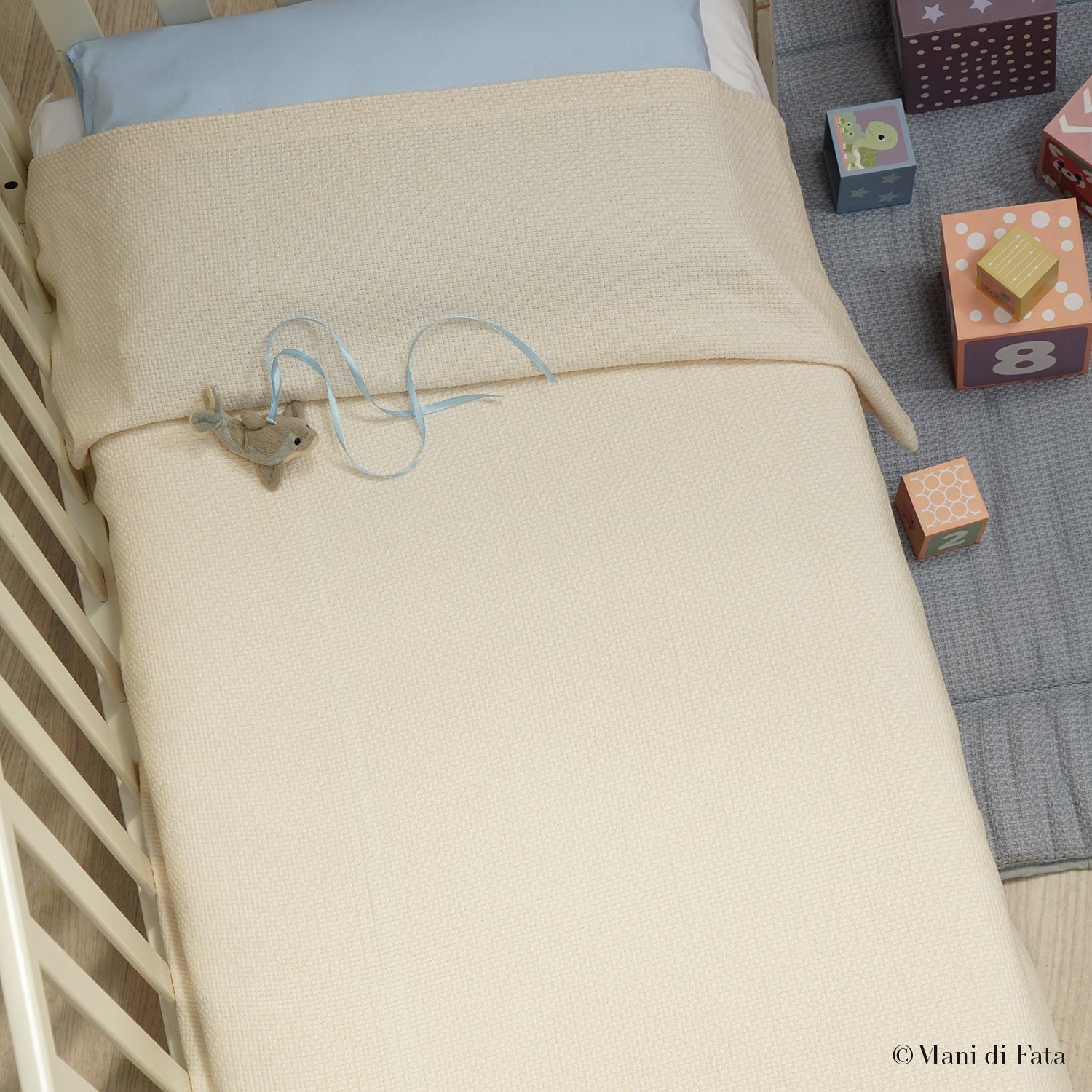 Copertina lettino in ciniglia ricamabile p/croce