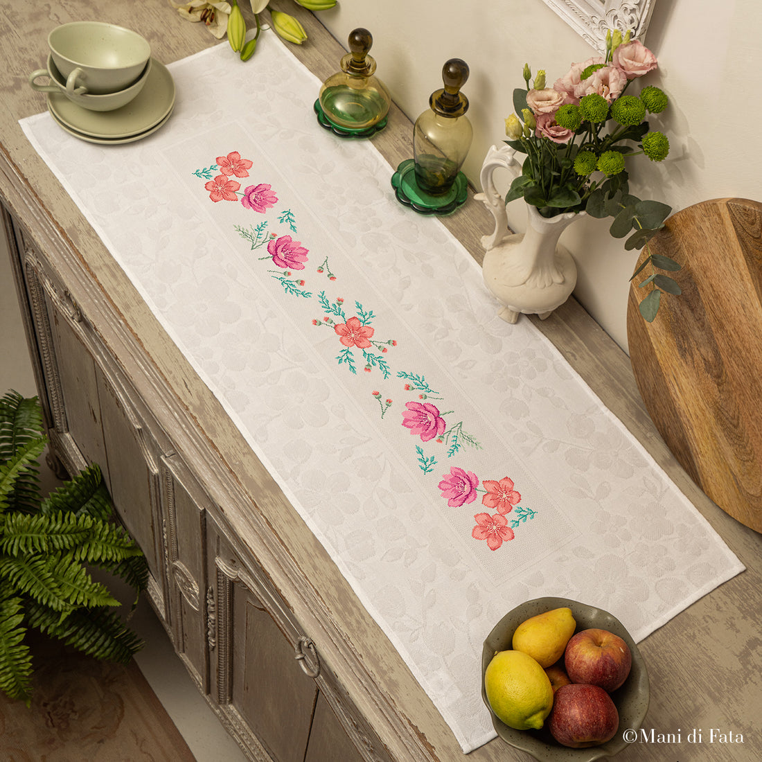 Kit runner bianco Peonie e Ninfee ricamo a punto croce