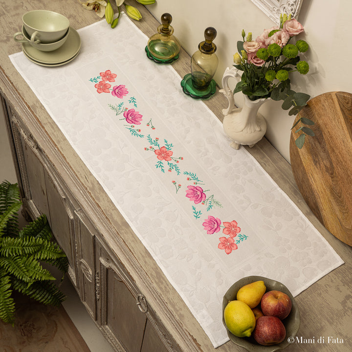 Kit runner bianco Peonie e Ninfee ricamo a punto croce