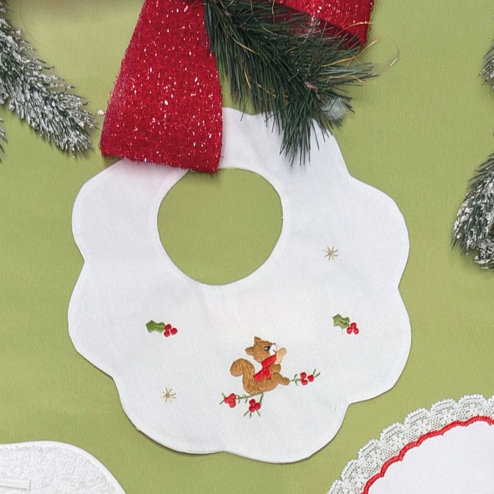 Bavaglino in cotone ricamo a mano scoiattolo/vischio