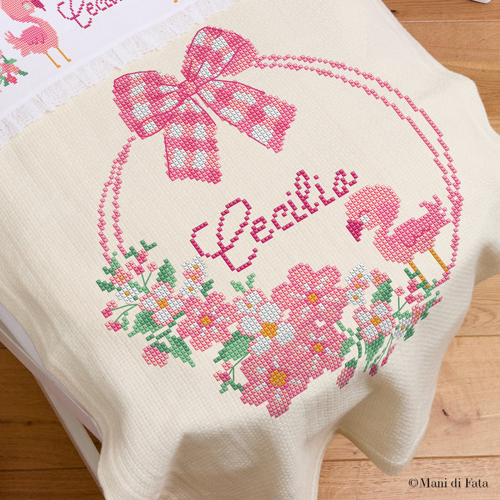 Kit copertina culla lana Ghirlanda fiori rosa con nome punto croce