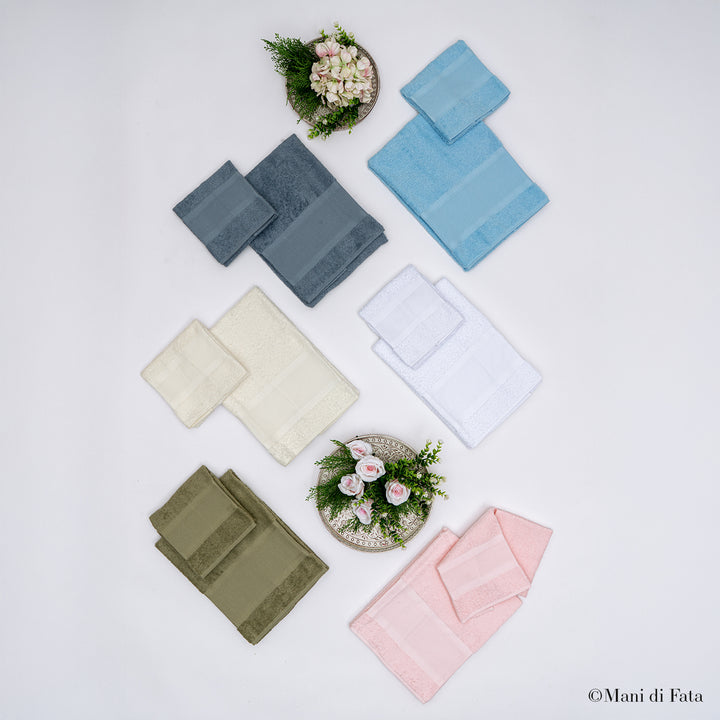 Parure asciugamani con greca ricamo punto croce