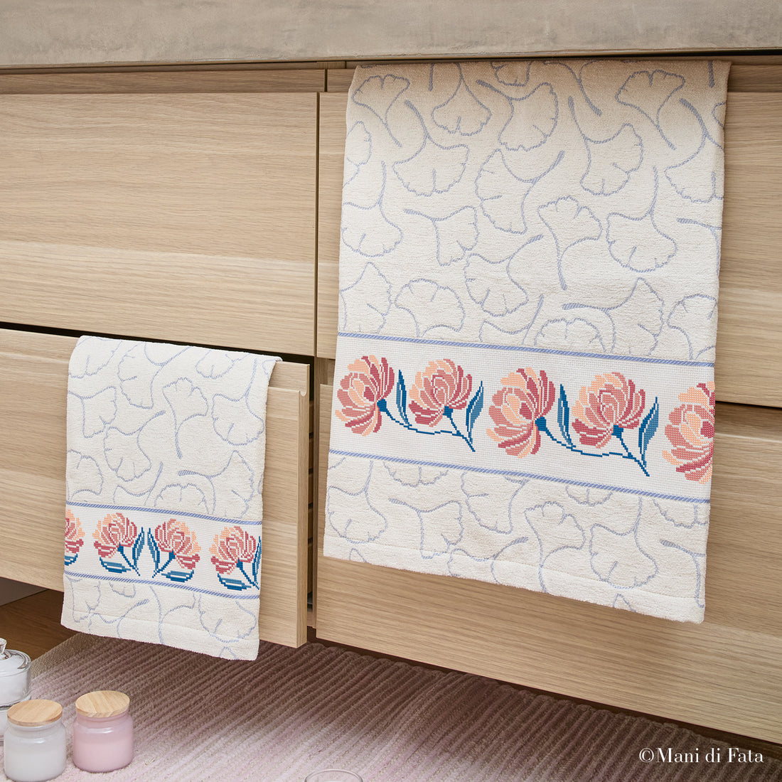 Kit parure ciniglia Ginko con peonie ricamo punto croce