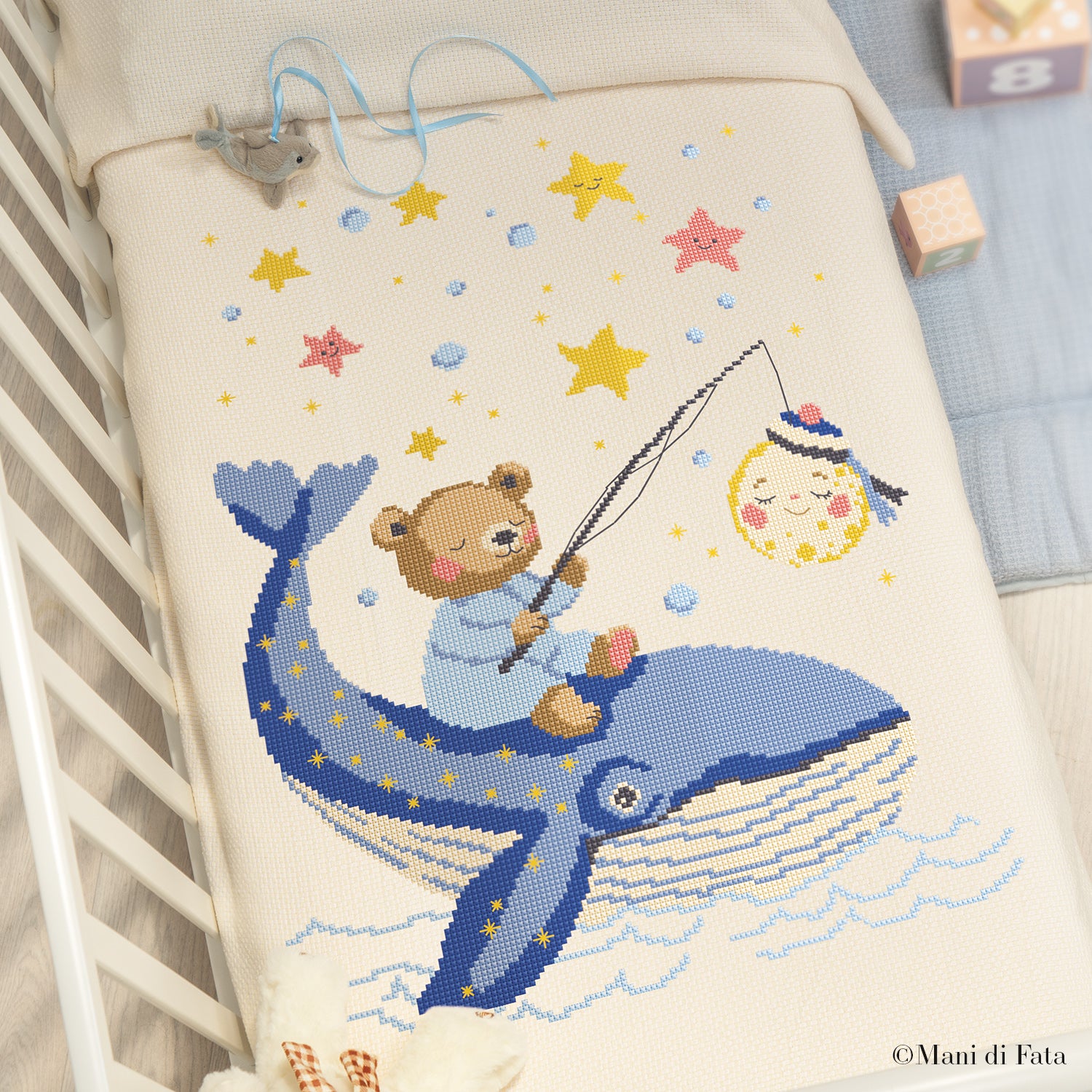 Kit copertina lettino in ciniglia da ricamare a punto croce con motivo sogno marino