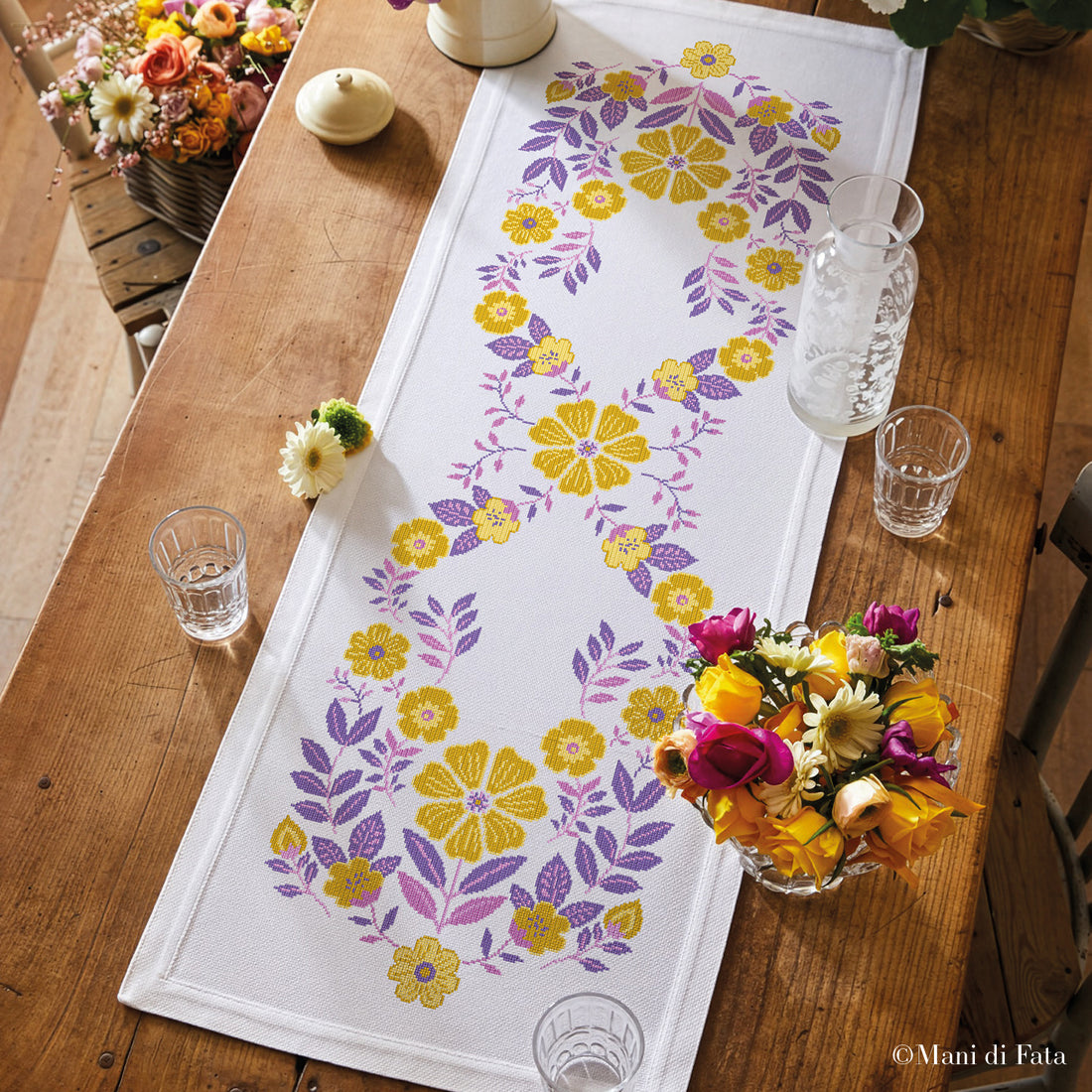 Kit runner bianco Foglie lilla e Fiori gialli ricamo punto croce