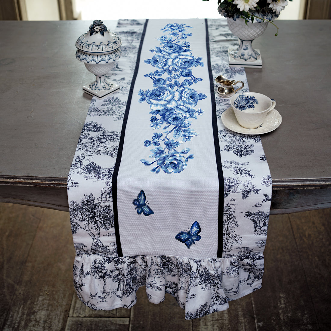Kit runner da tavola a punto croce 'Toile de Jouy'