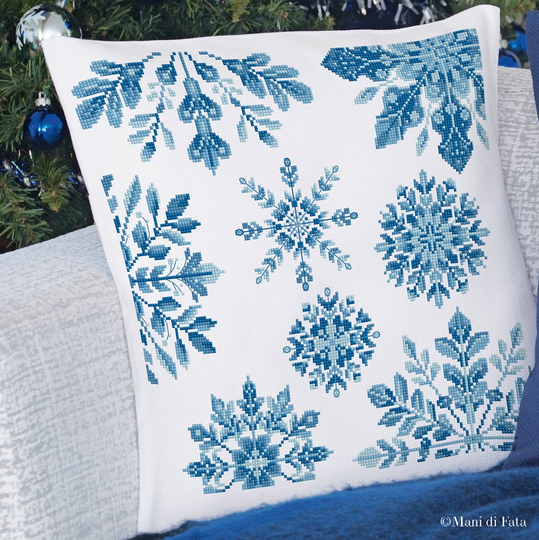 Kit cuscino bianco Neve Cristallina ricamo punto croce