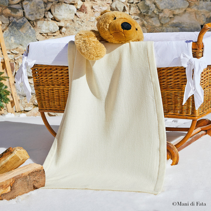 Copertina Culla in lana da ricamare a punto croce