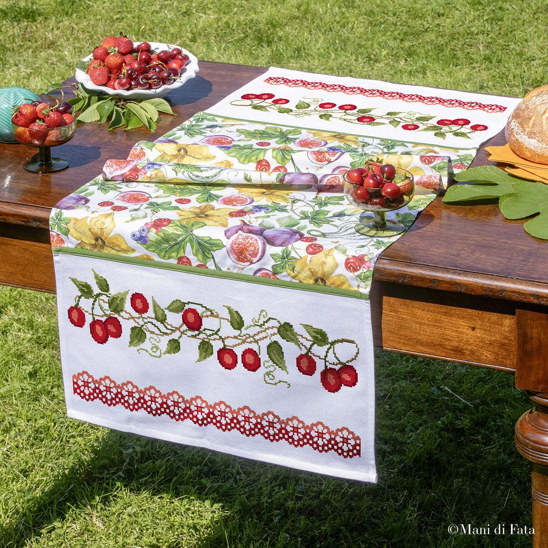 Kit runner in cotone Fichi ricamo punto croce