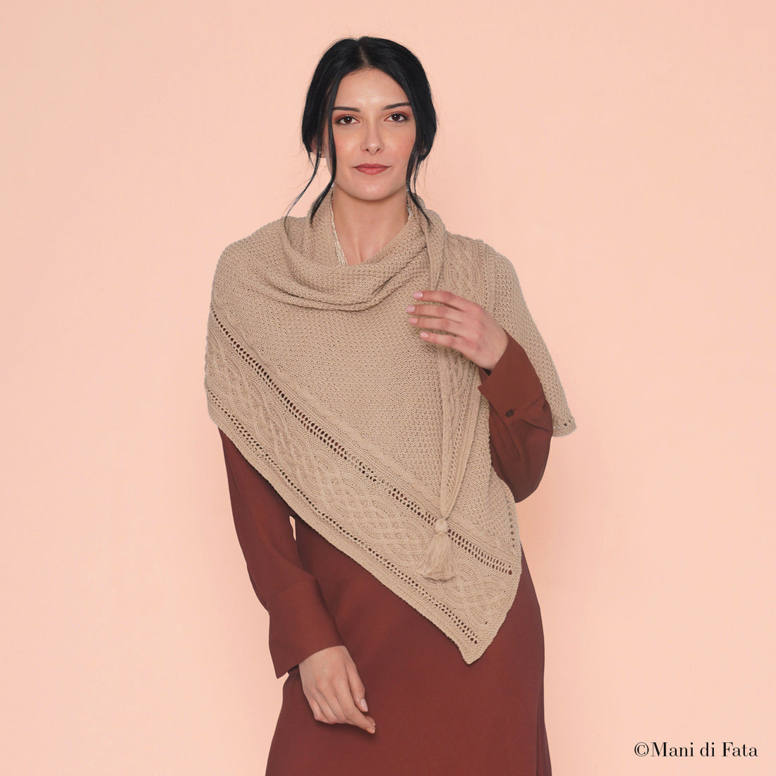 Kit scialle beige con nappa
