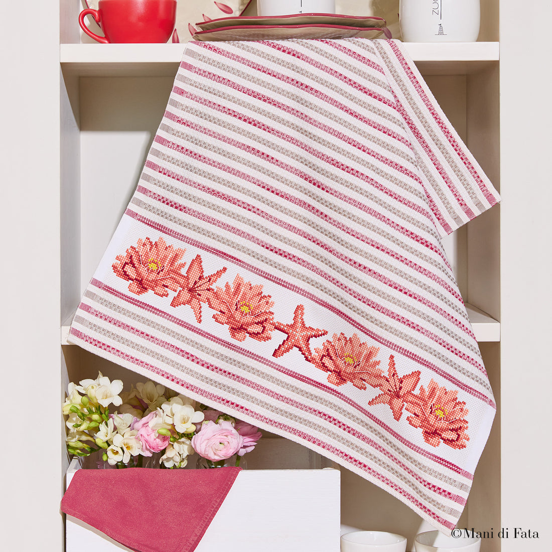 Kit asciugapiatti jaquard righe rosse Ninfee ricamo punto croce