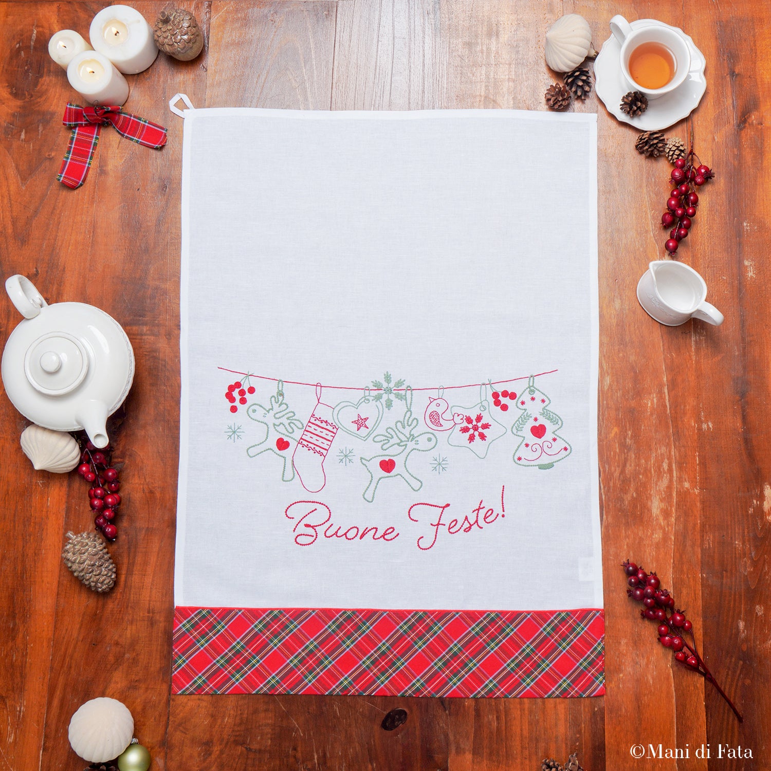 Kit asciugapiatti natalizio Buone feste ricamo punti vari