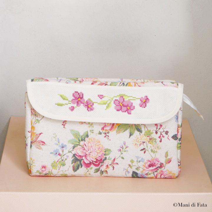 Kit pochette grande Fiorellini Rosa ricamo a punto croce