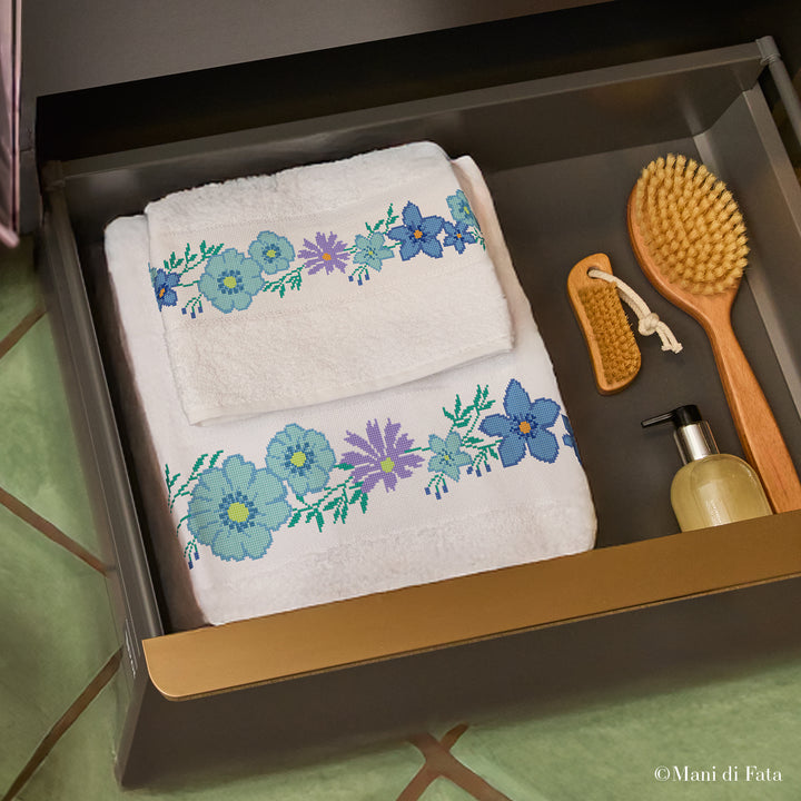 Kit parure spugna Asti bianco Ghirlanda Fiori ricamo punto croce