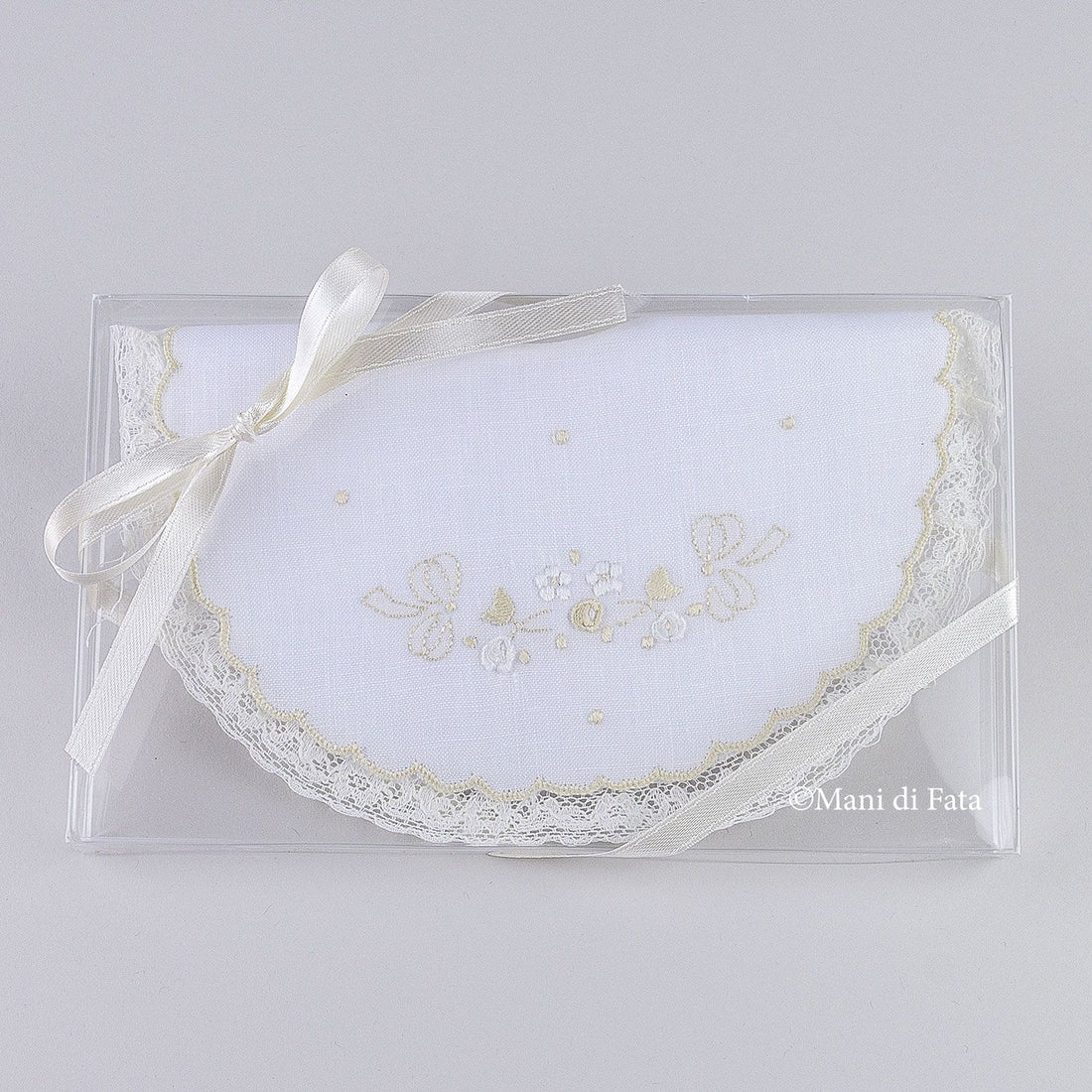 Bavaglino in lino con ricamo avorio fiori