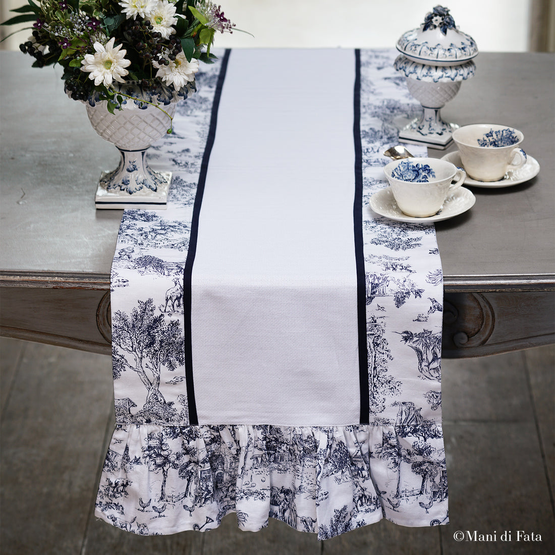 Runner da ricamare punto croce 'Toile de Jouy'