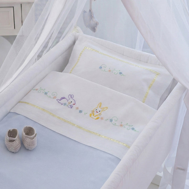 Lenzuolino culla Coniglietti ricamato a mano in cotone