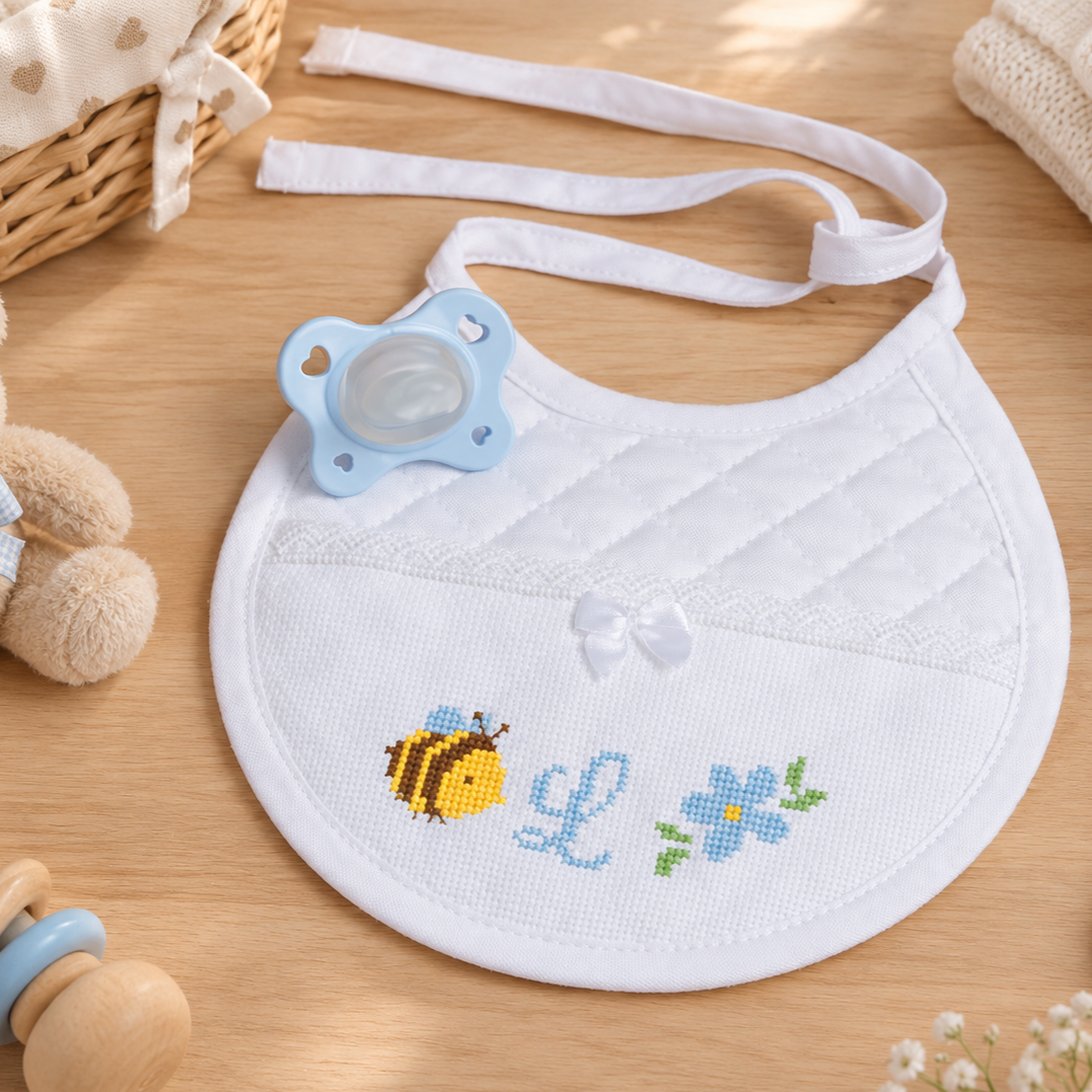 Kit bavetta rotonda in cotone bianco Orsetto e Fiorellino celeste punto croce