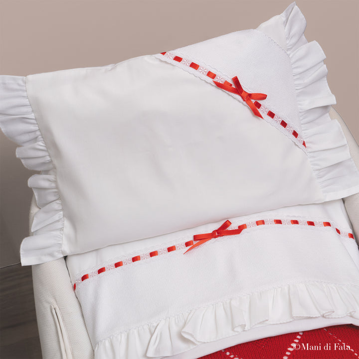 Completo culla ricamo punto croce e passanastro rosso