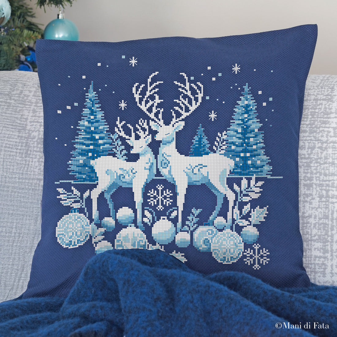 Kit cuscino blu eleganti renne nel paesaggio innevato