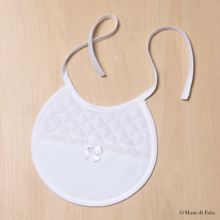 Bavaglino in cotone trapuntato bianco da ricamare