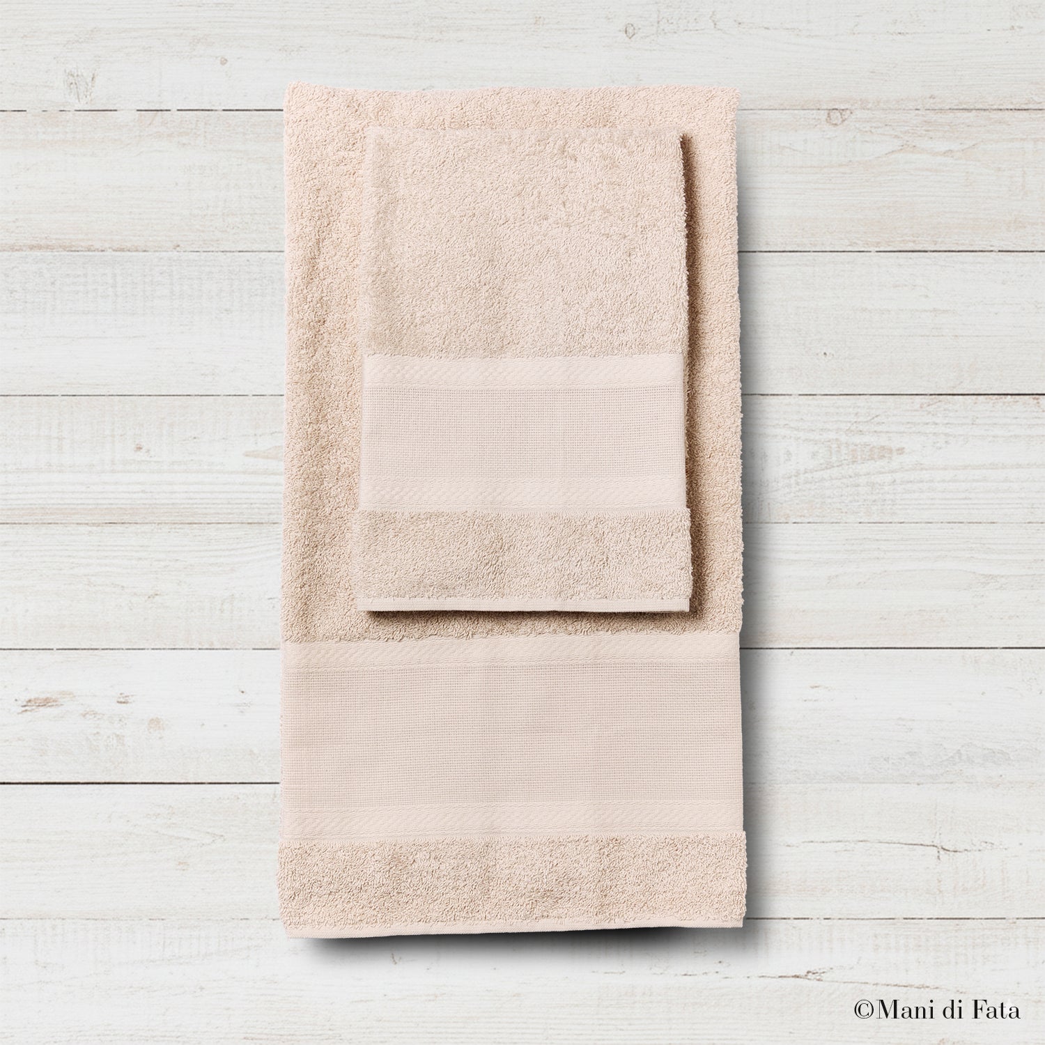 Parure asciugamani con greca ricamo punto croce