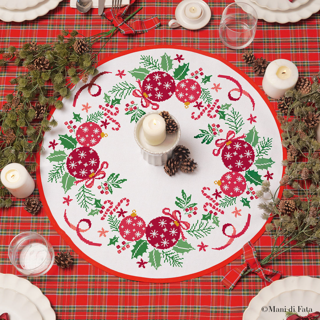 Kit centro rotondo Ghirlanda Decorata ricamo punto croce