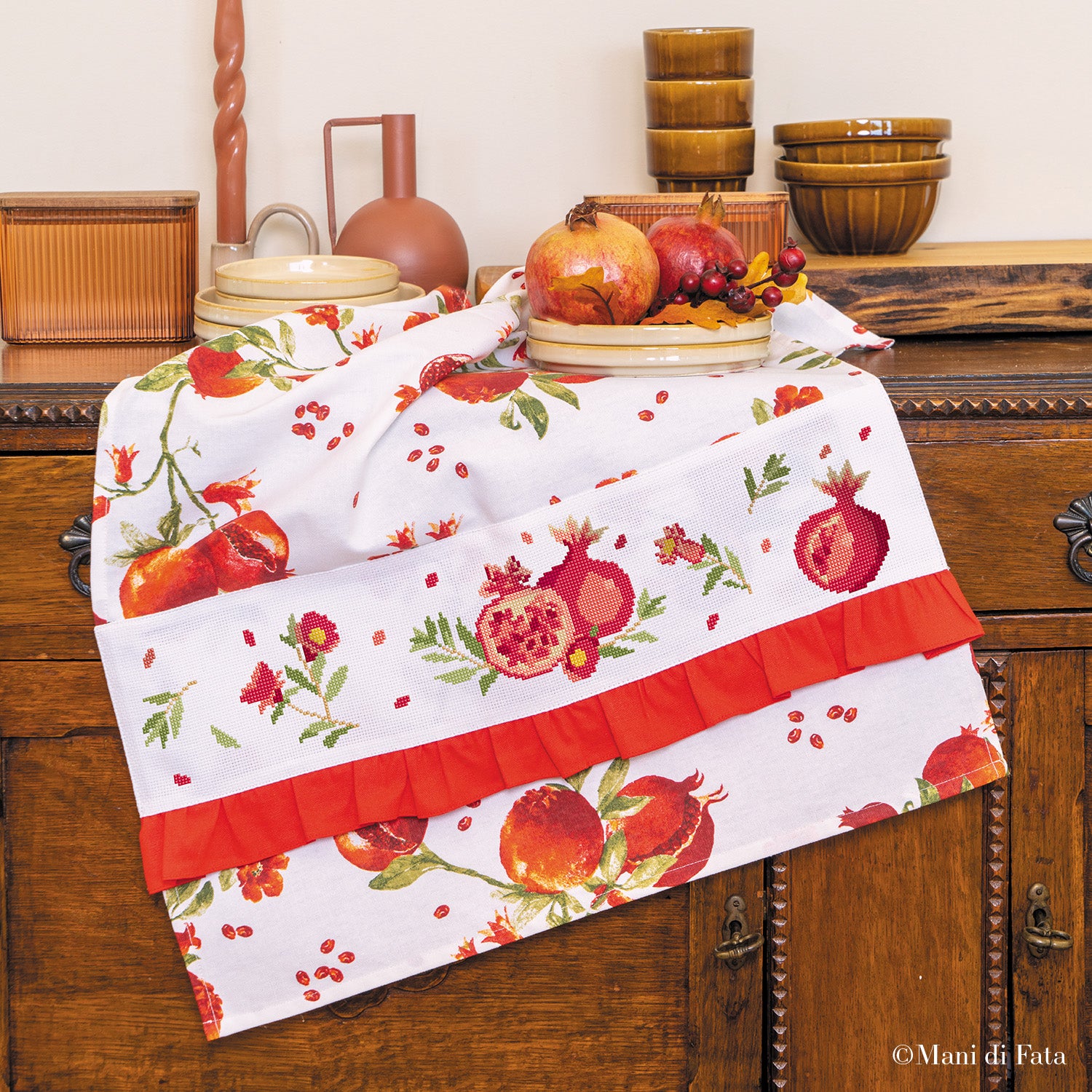Kit asciugapiatti tessuto fantasia melograno e applicazione in Aida