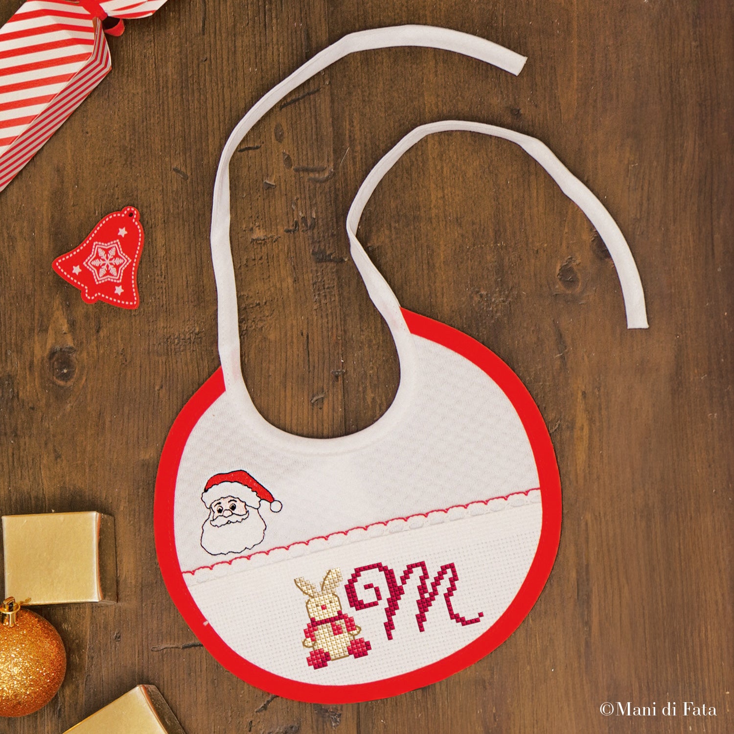 Kit bavetta tonda Coniglietto con iniziale ricamo punto croce