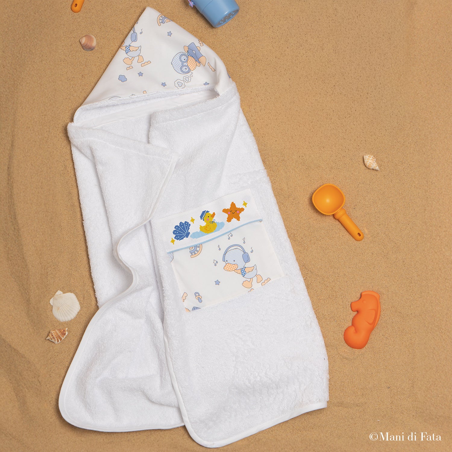 Kit triangolo in spugna fantasia paperotti celeste da ricamare a punto croce con motivi estivi