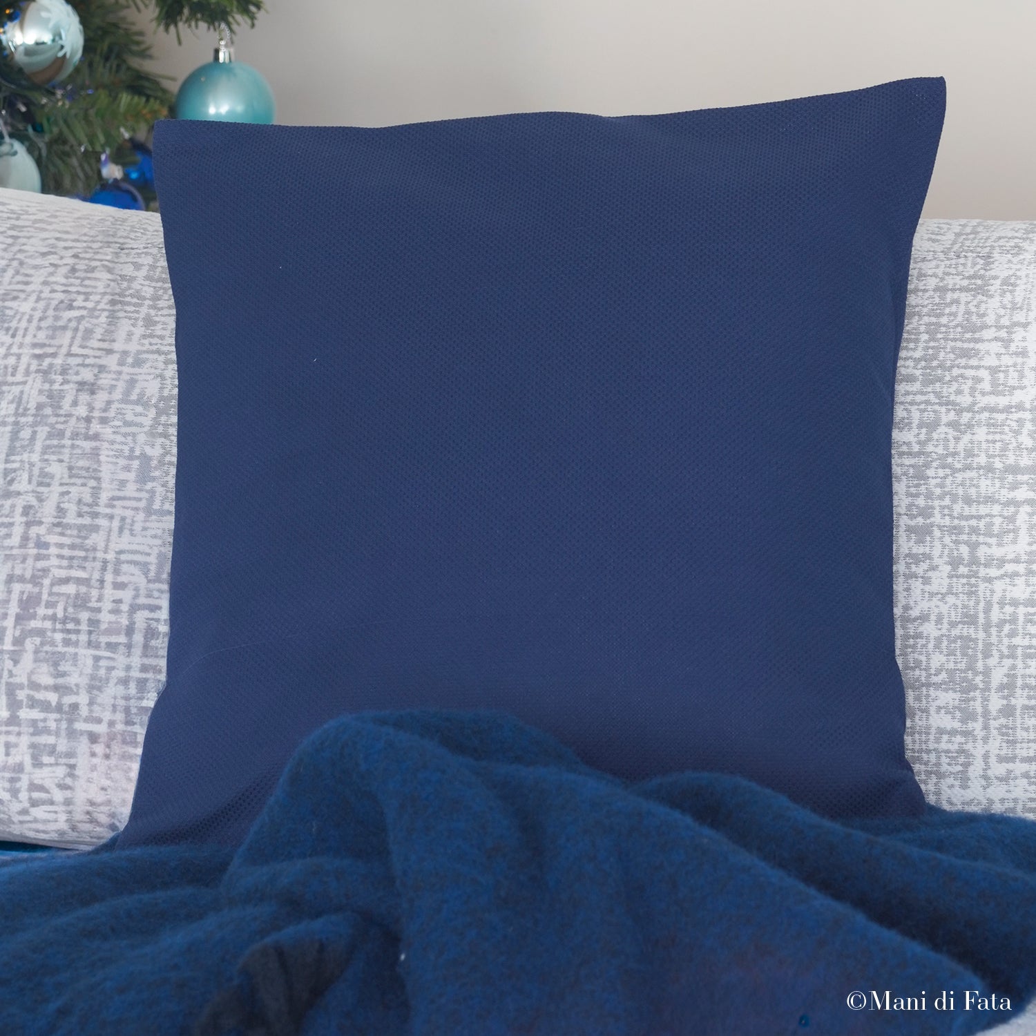 Federa cuscino blu ricamo punto croce