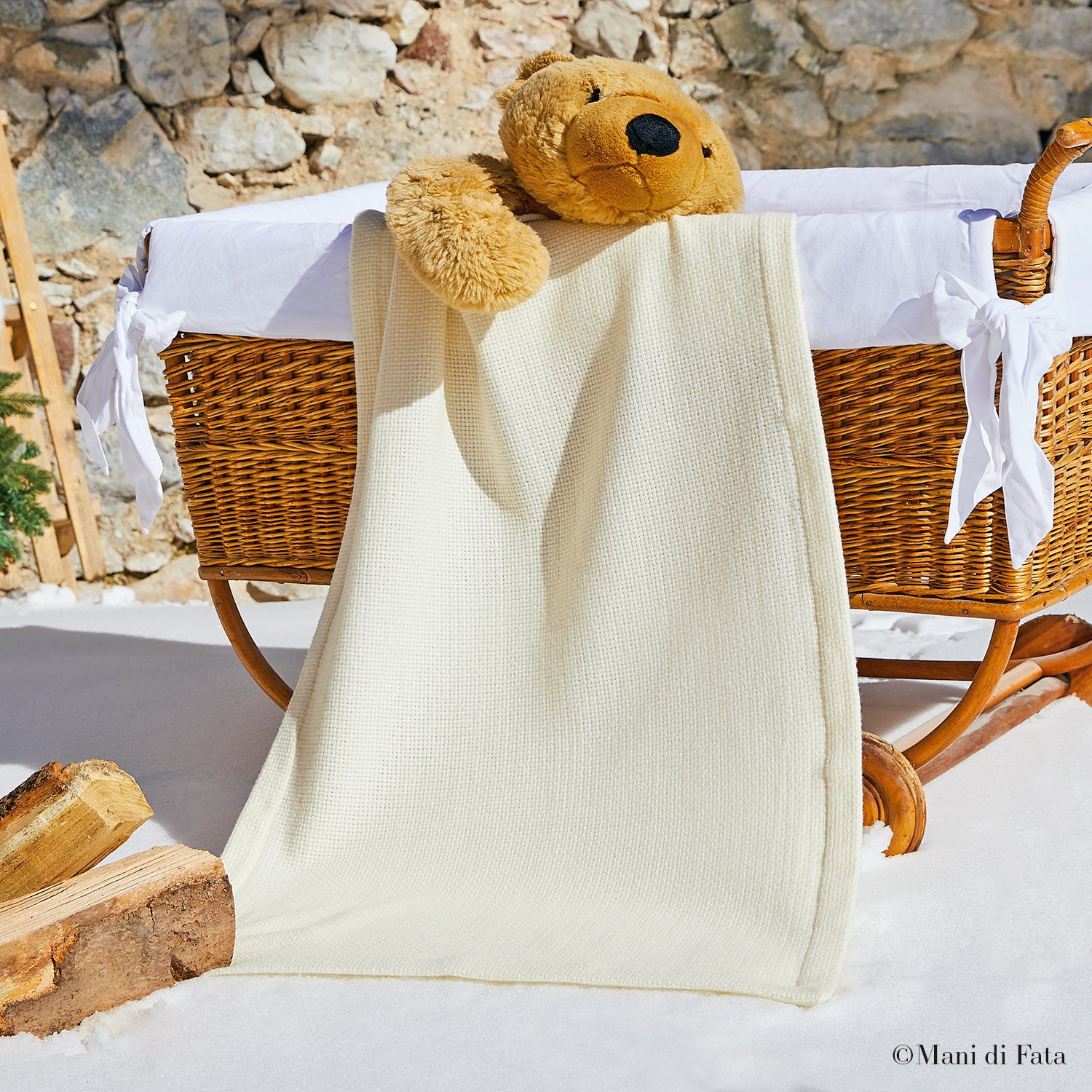 Copertina Culla in lana da ricamare a punto croce