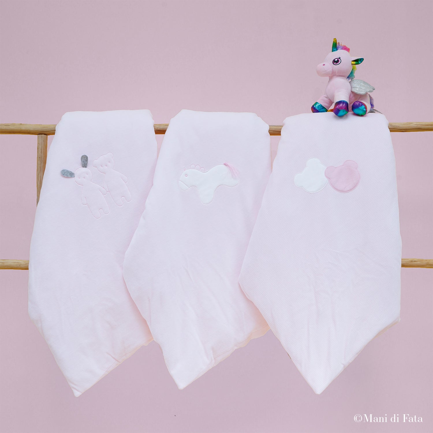 Copertina culla rosa in ciniglia con imbottitura