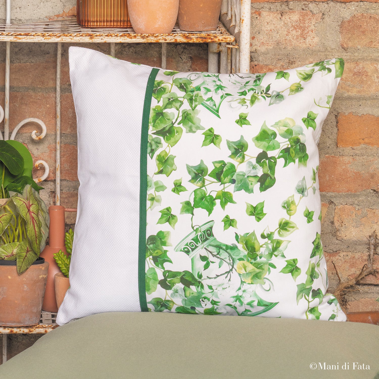 Cuscino fantasia edera con inserto in tela aida