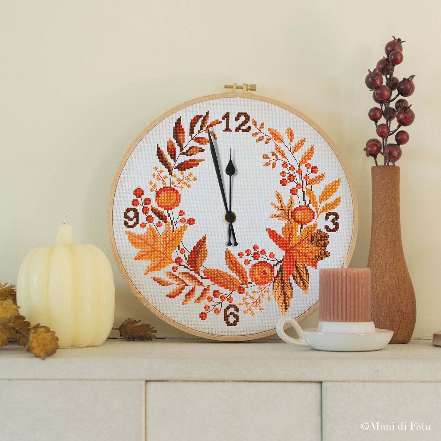 Kit tela e occorrente per ricamare a punto croce l'orologio con motivo autunnale