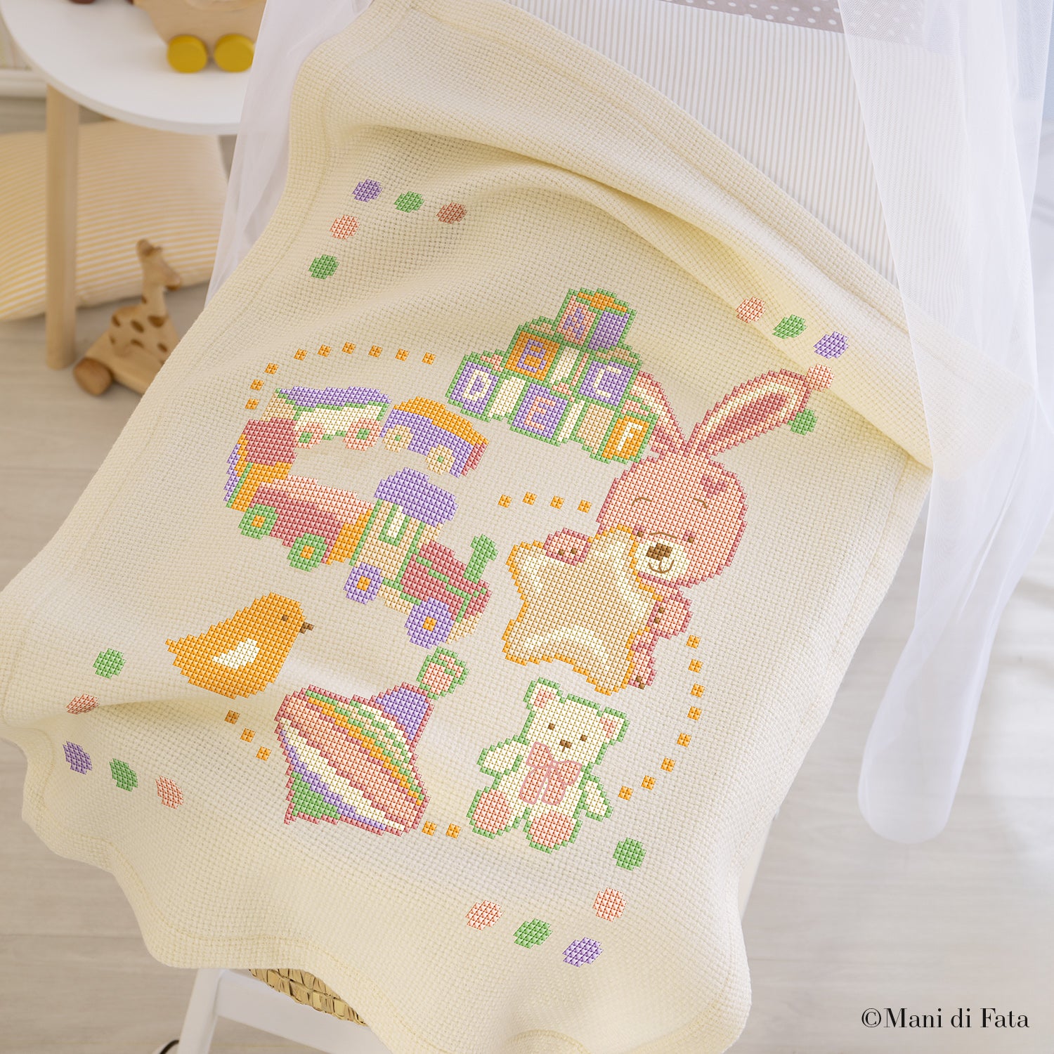 Kit copertina culla ricamo a punto croce bimba Giochi e coniglietto