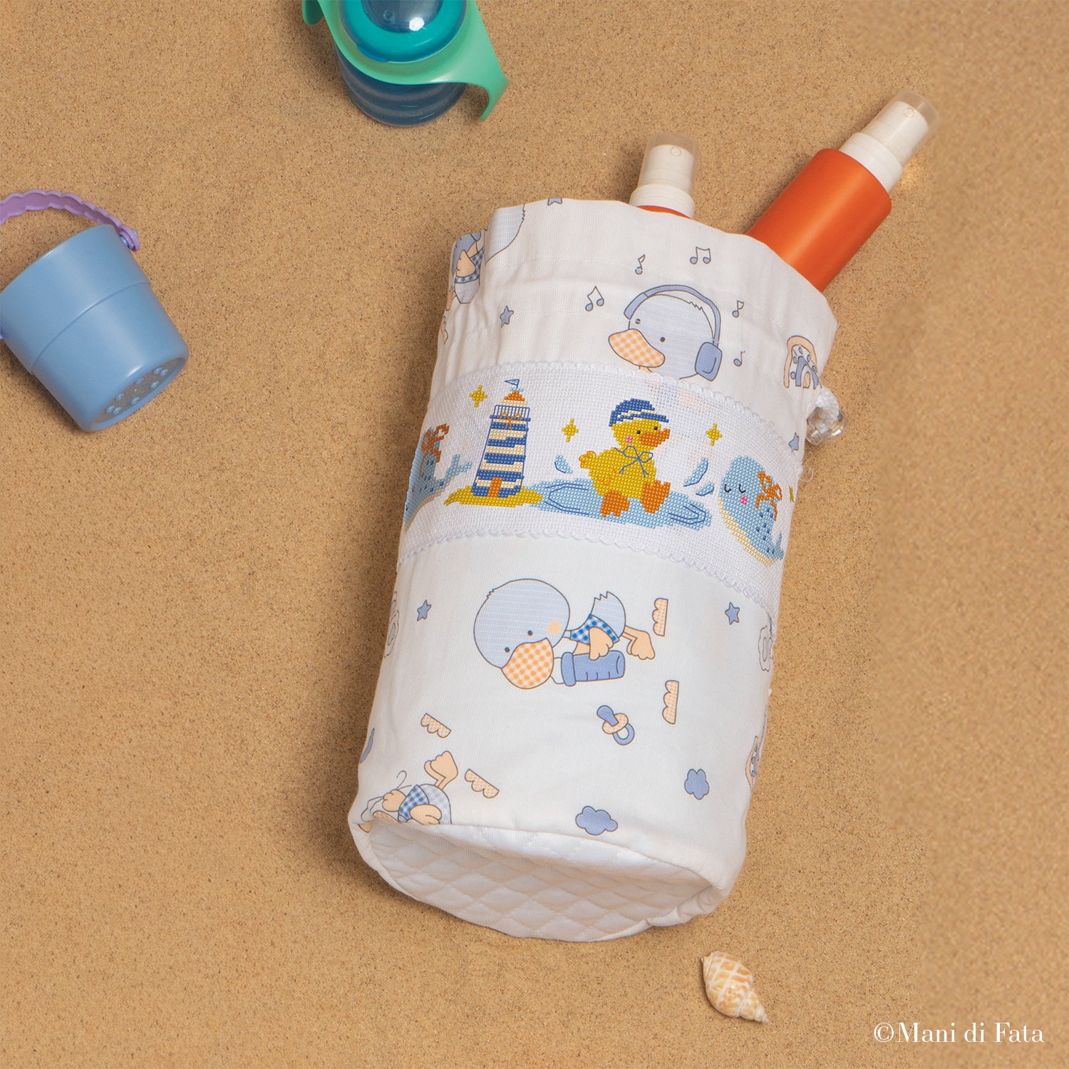 Kit sacca portatutto fantasia paperotti celeste da ricamare a punto croce con motivi estivi