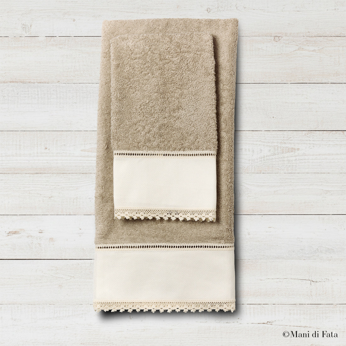 Parure spugna tortora con pizzo ricamo punto croce