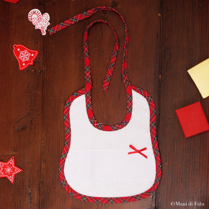 Bavaglino natalizio in tartan rosso ricamo punto croce