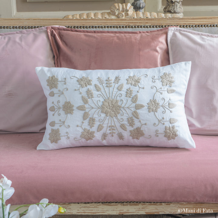 Kit tela disegnata per cuscino ricamato a punti vari con filato grosso di cotone color corda