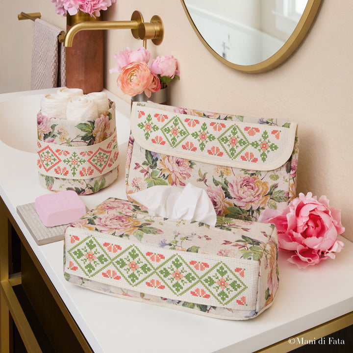 Kit porta salviette, porta lavette e pochette ricamo punto croce