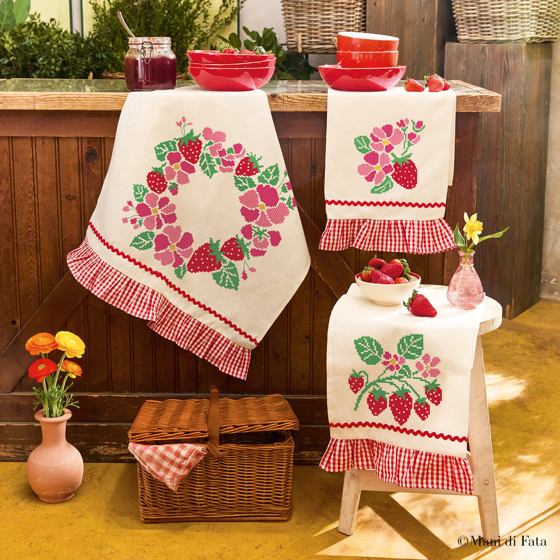 Kit 3 asciugapiatti Fragole e Fiori ricamo punto croce con fragole