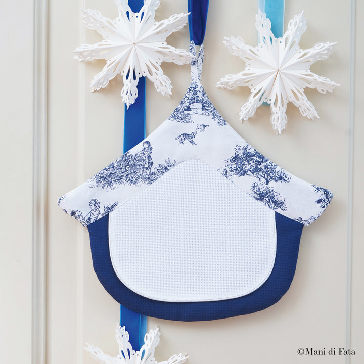 Fuoriporta Casetta toile de jouy blu ricamo punto croce