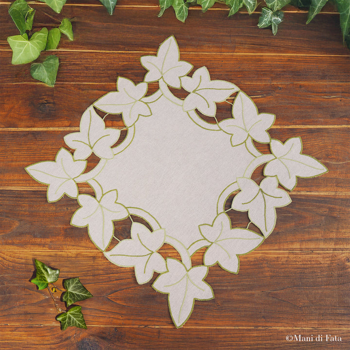 Kit centro quadrato a intaglio profilato con motivo edera