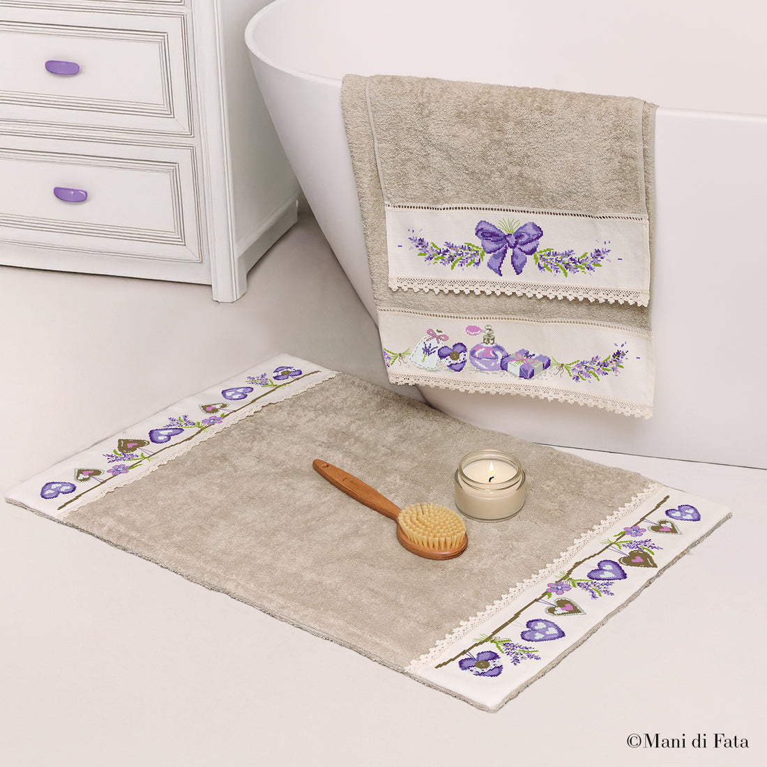 Kit parure spugna e tappeto tortora Lavanda ricamo punto croce