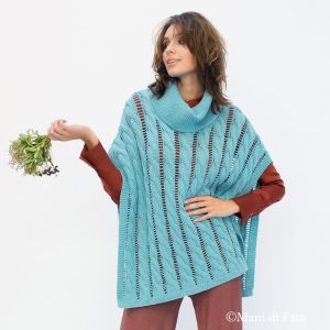 Poncho in maglia con collo